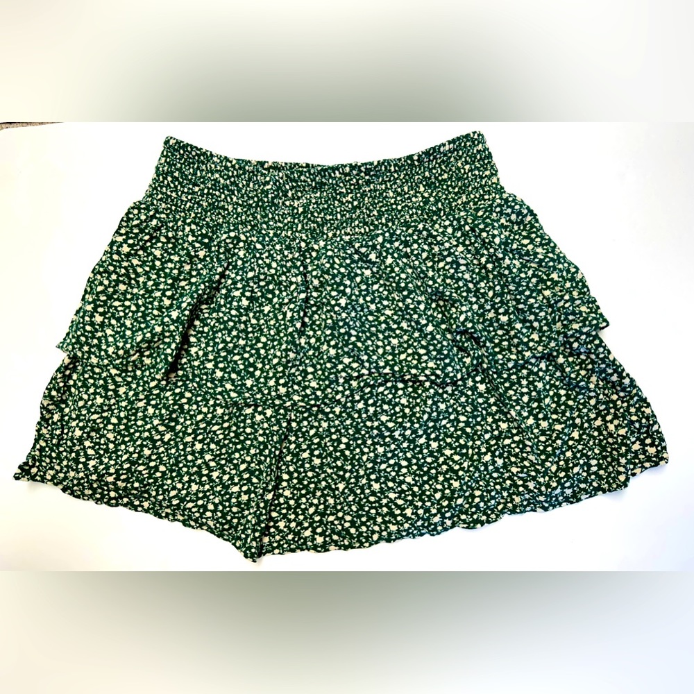 American Eagle Outfitters AEO Green Tiered Floral Skirt M